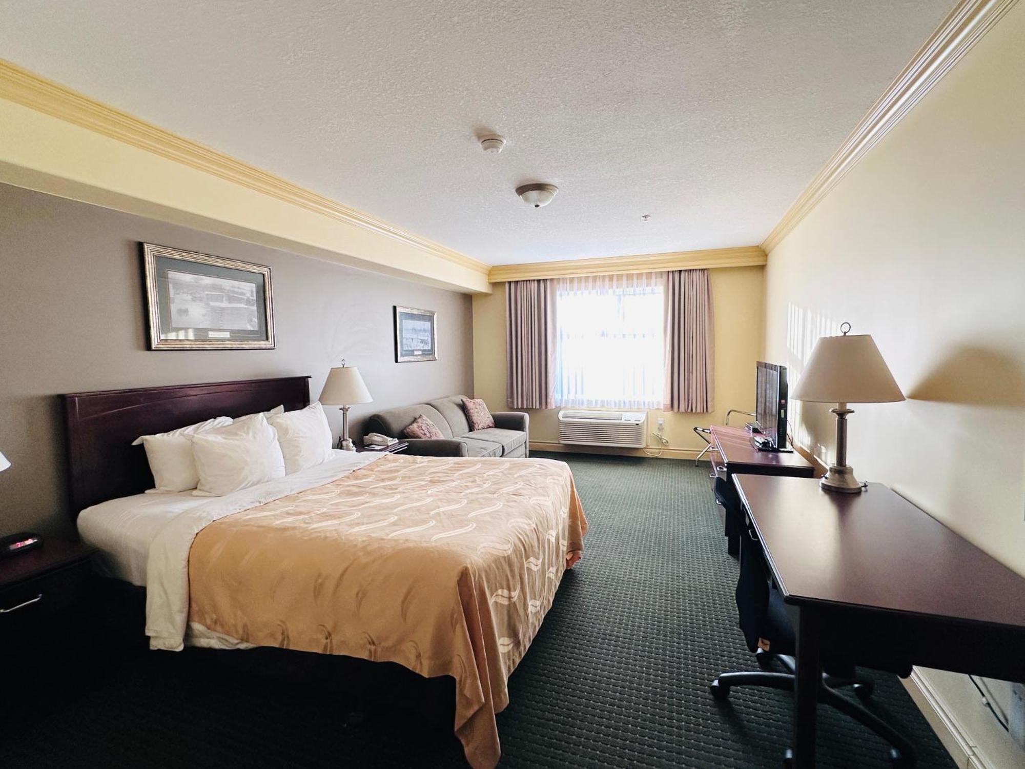 Quality Inn & Suites Hinton Exterior photo
